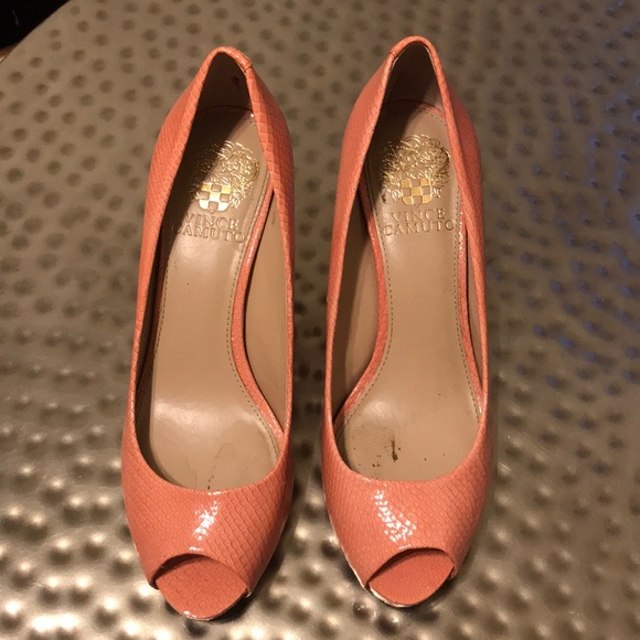 Vince Camuto coral peep toe pumps - Picture 4 of 8
